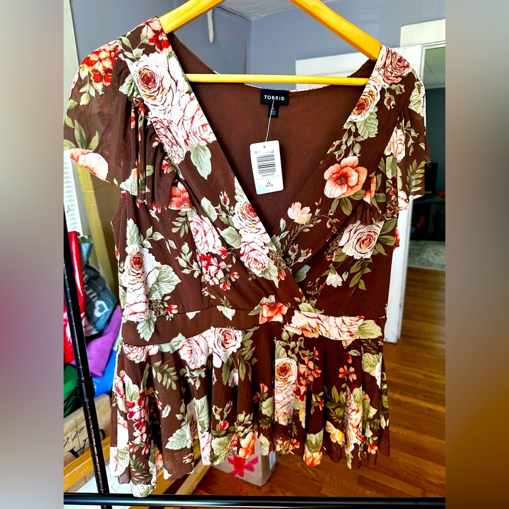 Torrid Floral Ruffle top | 2x | new with tags